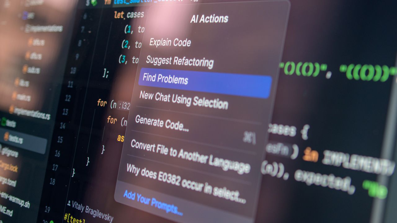 Asistente de inteligencia artificial escribiendo código