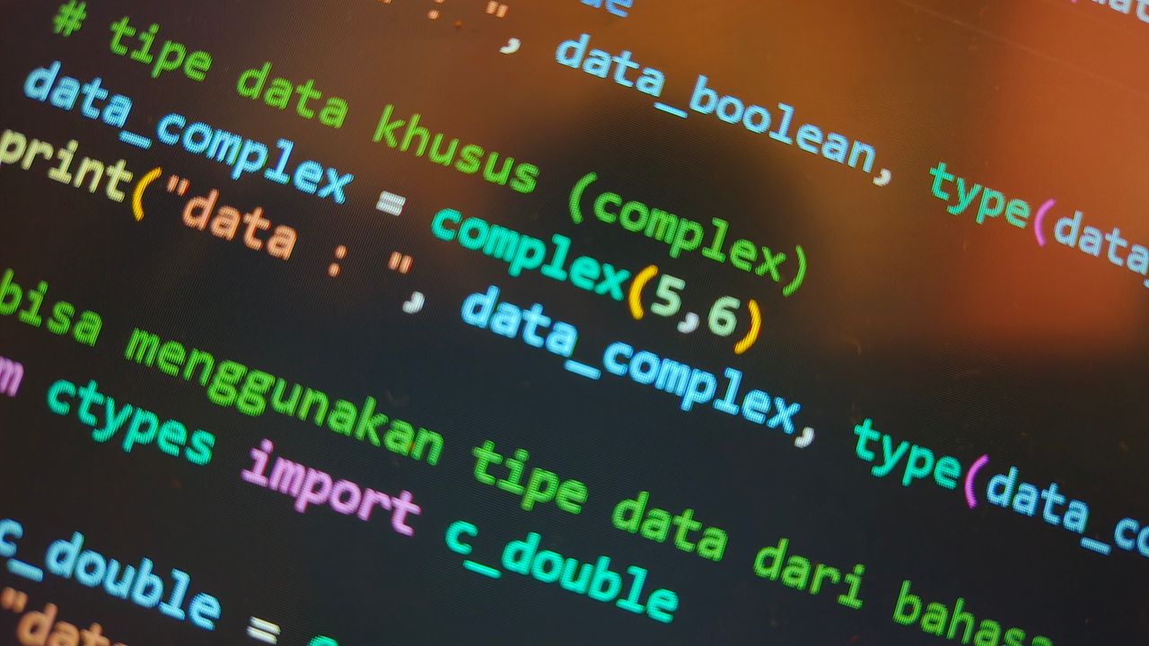 Código de programación en la pantalla de un ordenador